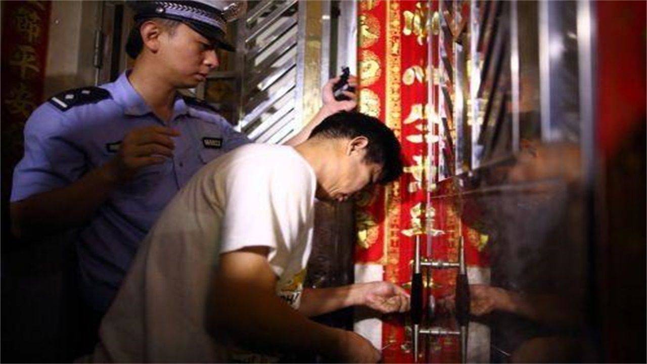 宣城请开锁师傅开了锁后，师傅为什么一般都不进门，就算主人请也不进去？